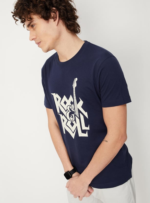 Men Typographic Printed Slim Fit T-shirt